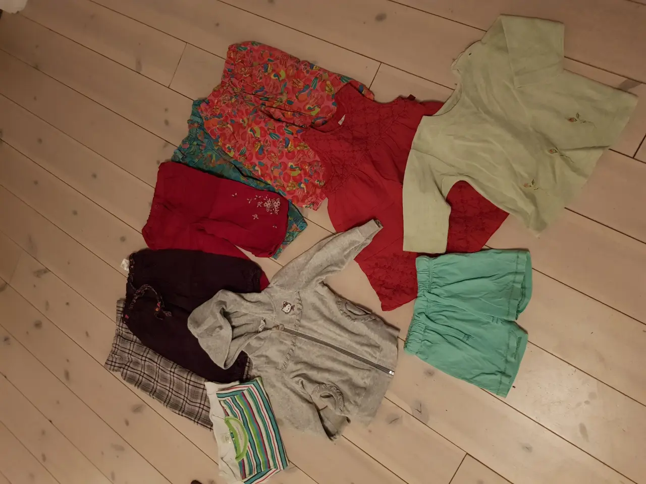 Billede 1 - Pigetøj, 11 dele, str. 86