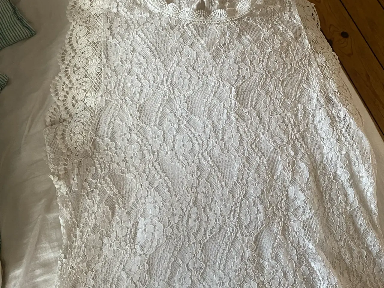 Billede 8 - Hvid blonde top M