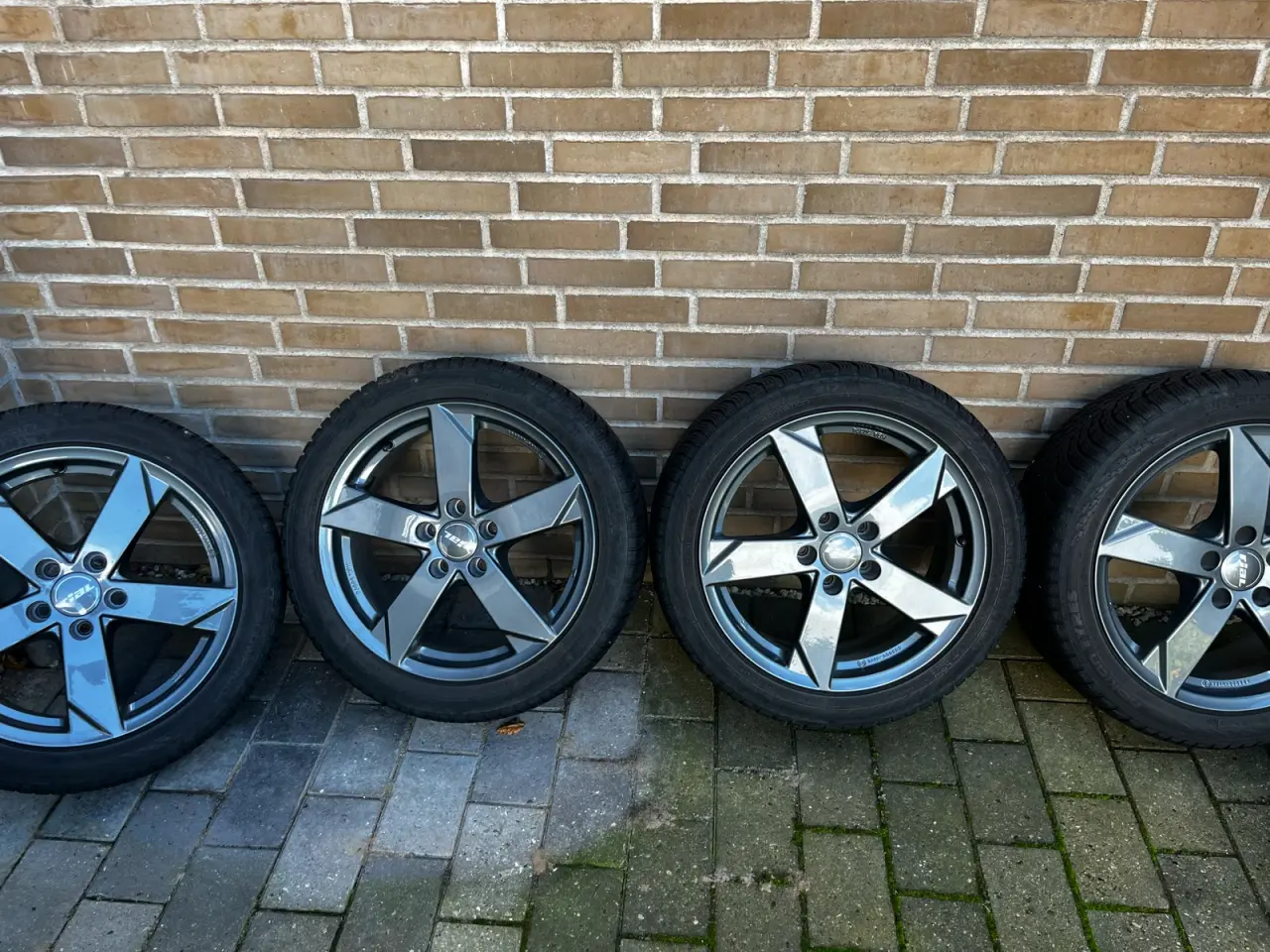 Billede 2 - ❄️ 17” RIAL GRAPHITE ALUFÆLGE + Nye Vinterdæk