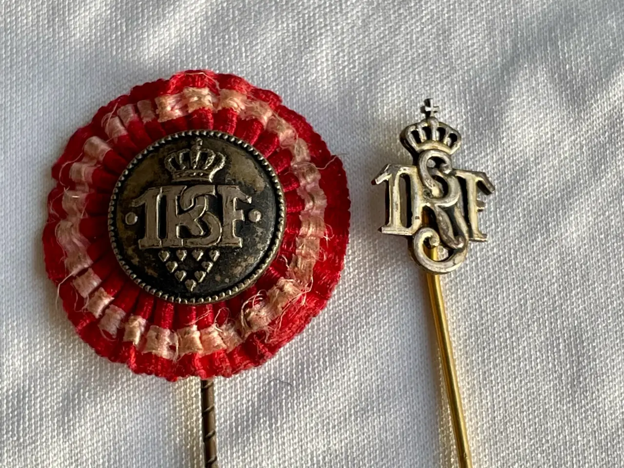 Billede 5 - Ældre nåle/pins og emblemer