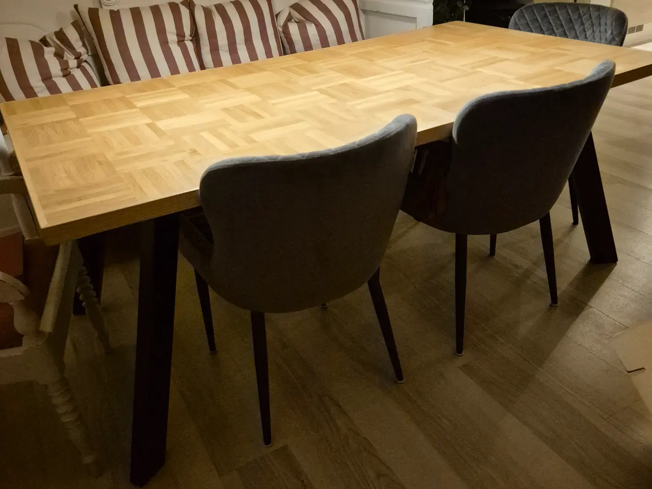 Billede 3 - Håndlavet spisebord
