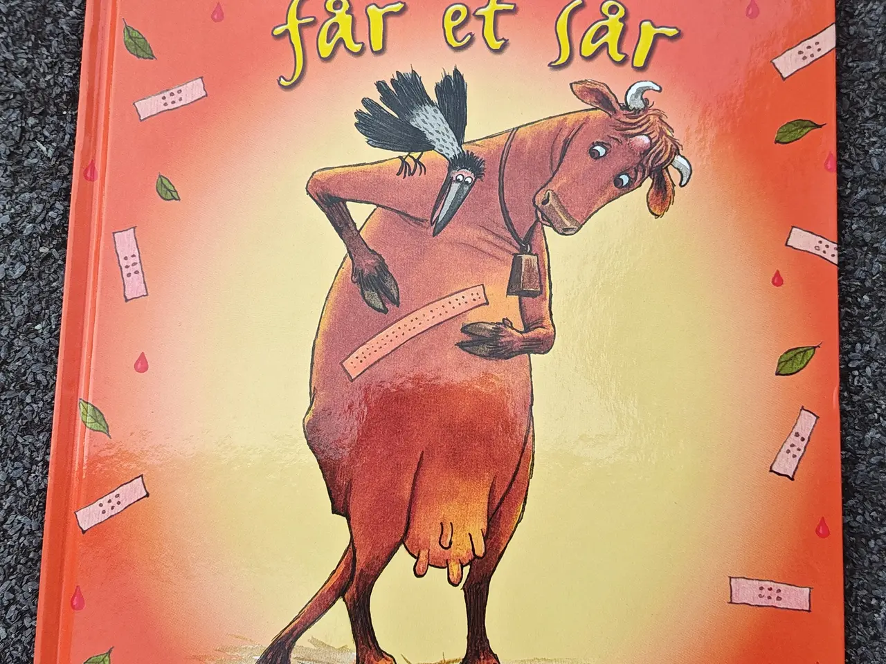 Billede 1 - Mor Muh får et sår BOG