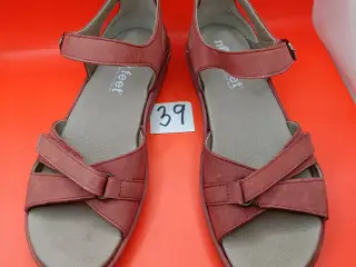 New Feet sandaler 39str