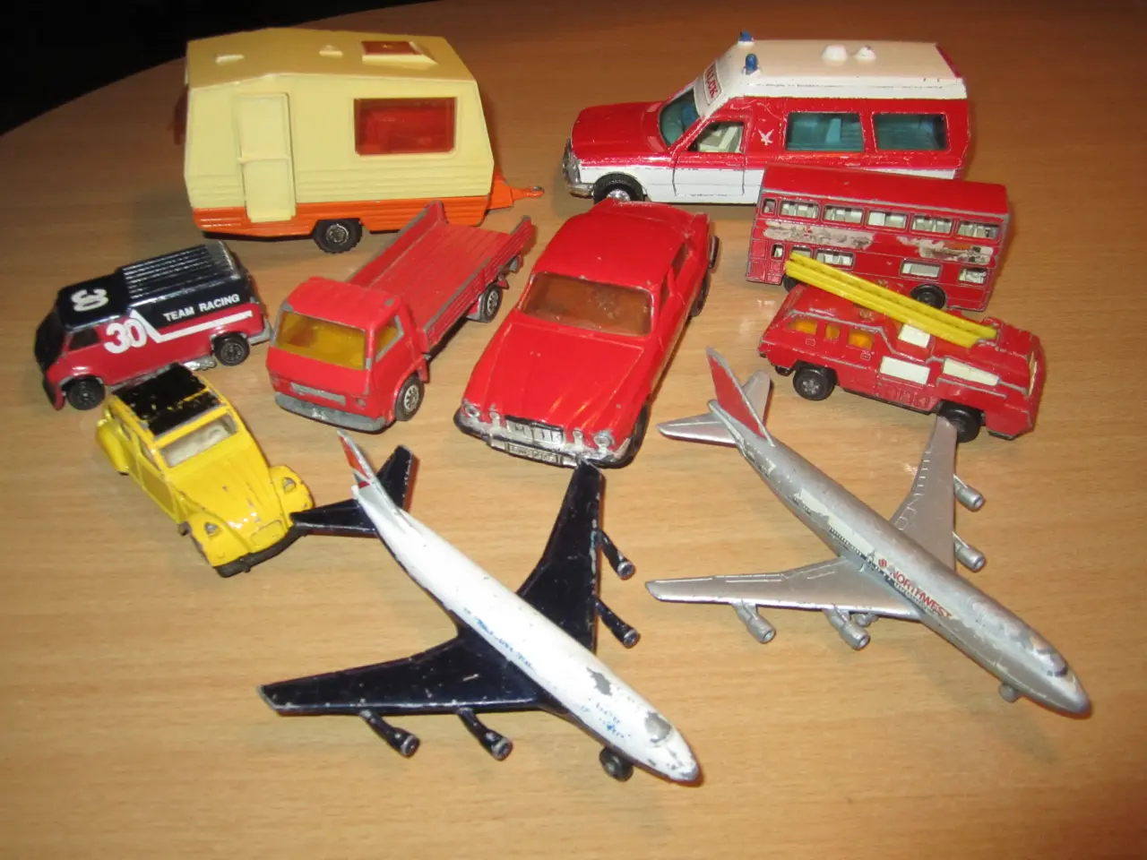 Billede 4 - BYD. RETRO BILER & FLY. 10 stk. 