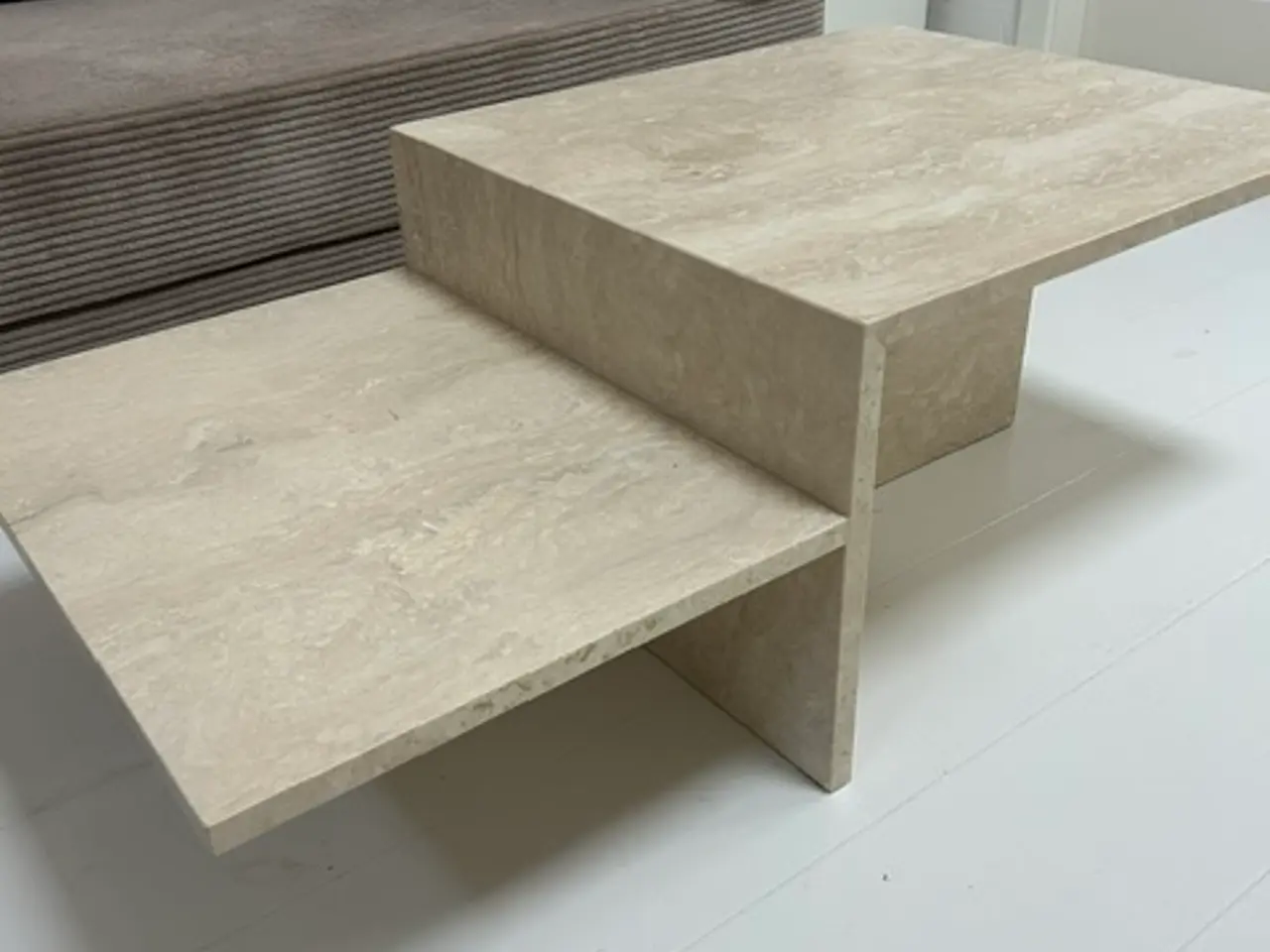 Billede 1 - Ferm Living Distinct travertin sofabord