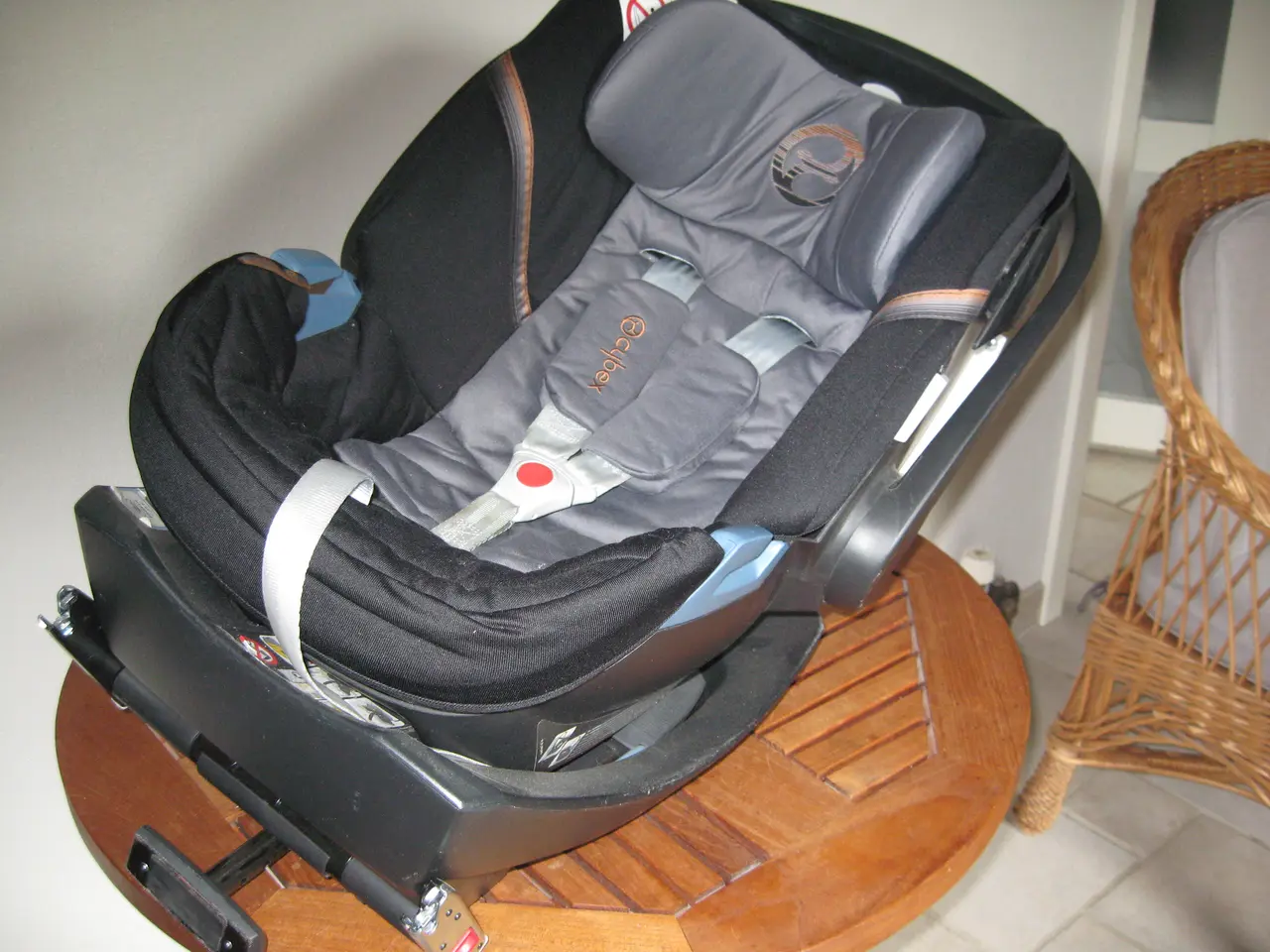 Billede 1 - Baby-autostol, aftagelig med base.
