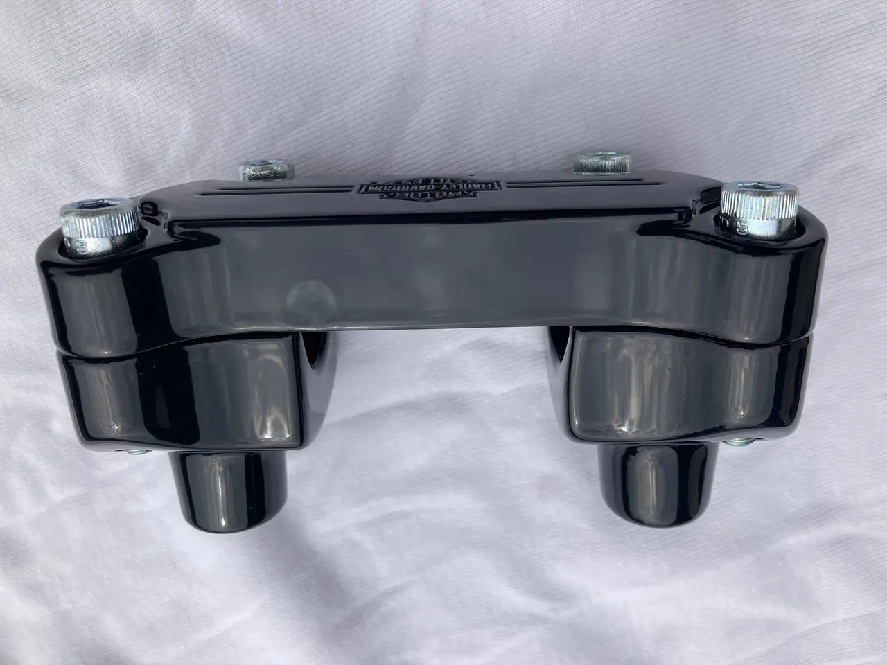Billede 3 - Harley risers/styrholdere, original. Blank sort.