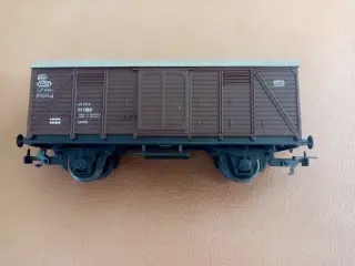 Lukket godsvogn HO med Märklin koblinger