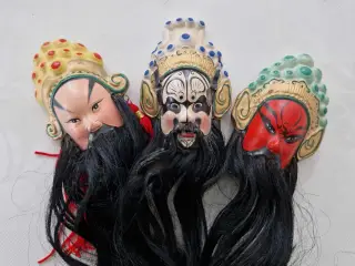 3 små vintage kinesiske opera masker 