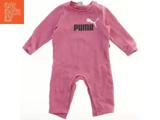 Lyserød heldragt med Puma-logo fra Puma (str. 80)