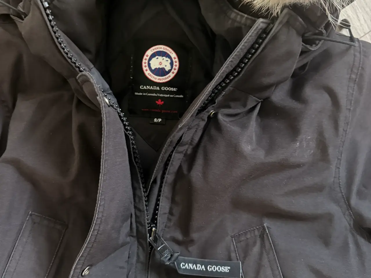 Billede 2 - Canada Goose dunjakke med pelskant S sort dame