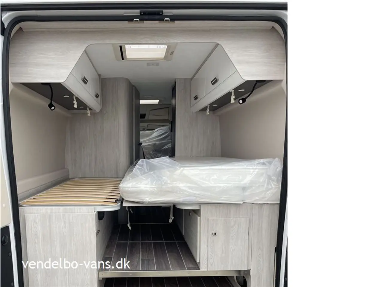 Billede 6 - 2026 - Rollerteam Livingstone DUO Sport CamperVan med opklapbare enkeltsenge