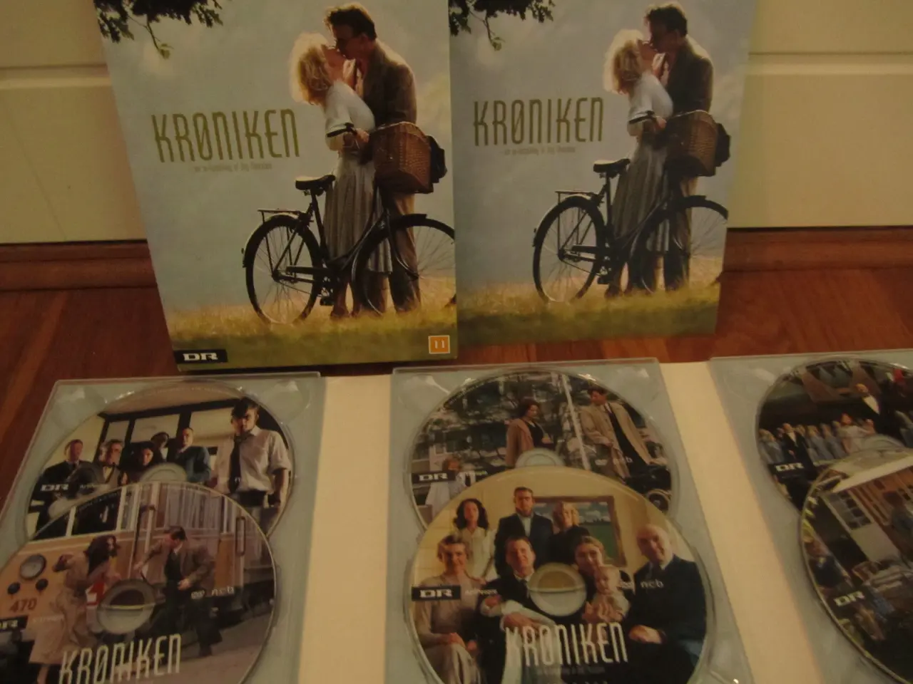 Billede 3 - Den Komplette TV-Serie. KRØNIKEN.