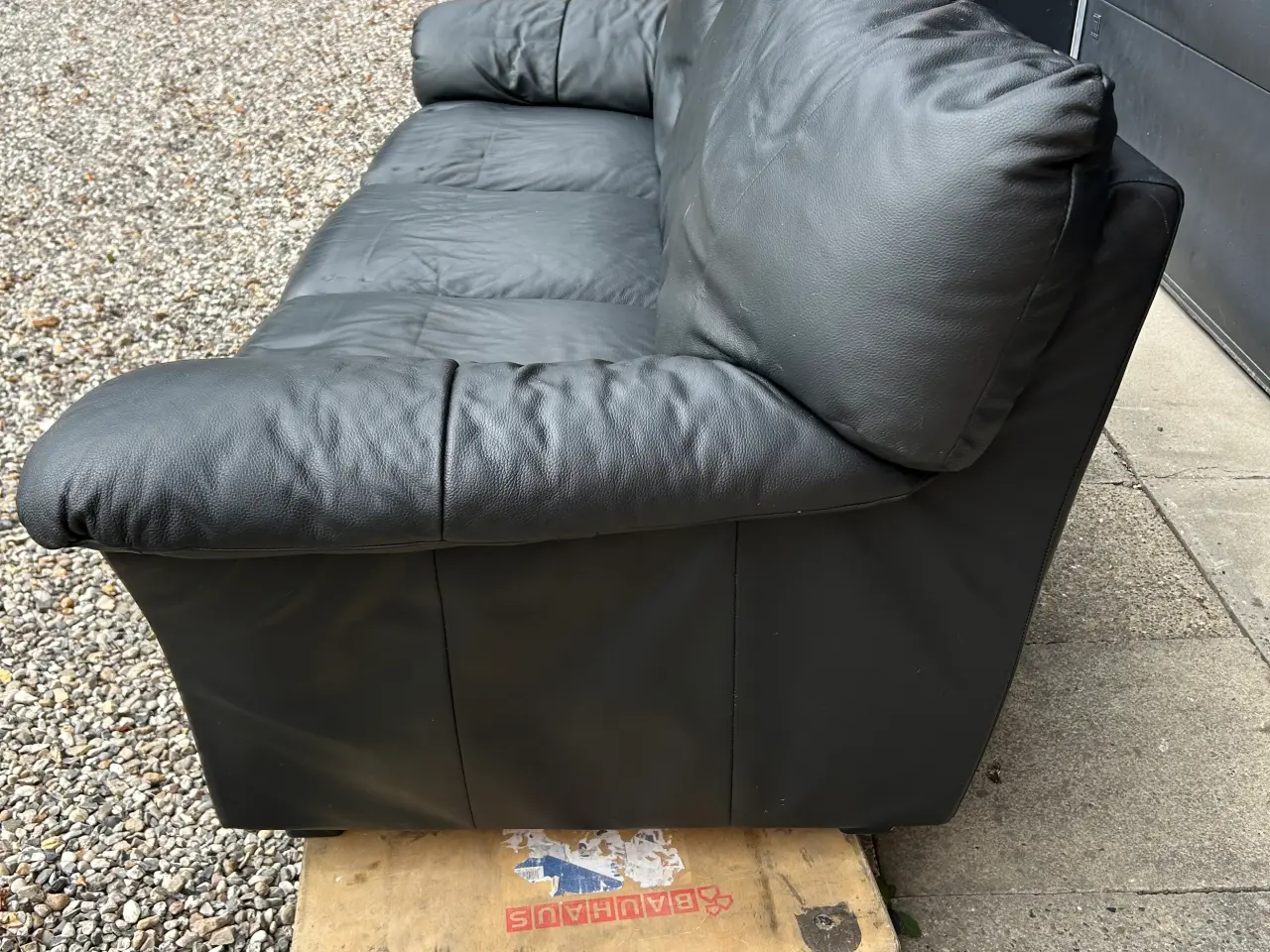 Billede 2 - Sort læder sofa - 3. pers.