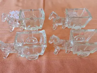 4 Saltkærrer i presset glas