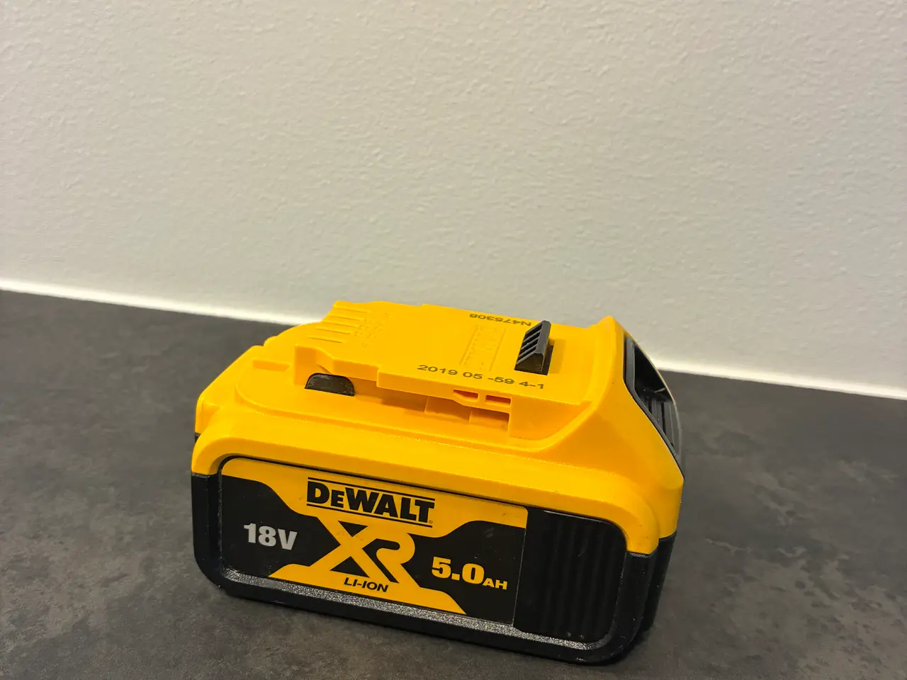 Billede 2 - DeWalt 18V 5.0 Ah XR Li-Ion batteri