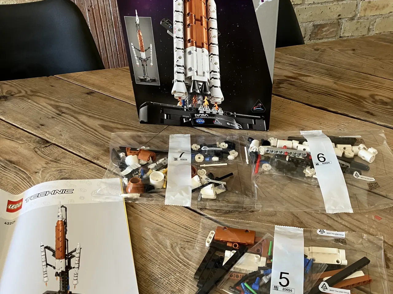 Billede 1 - LEGO NASA Artemis-løfteraket 42221