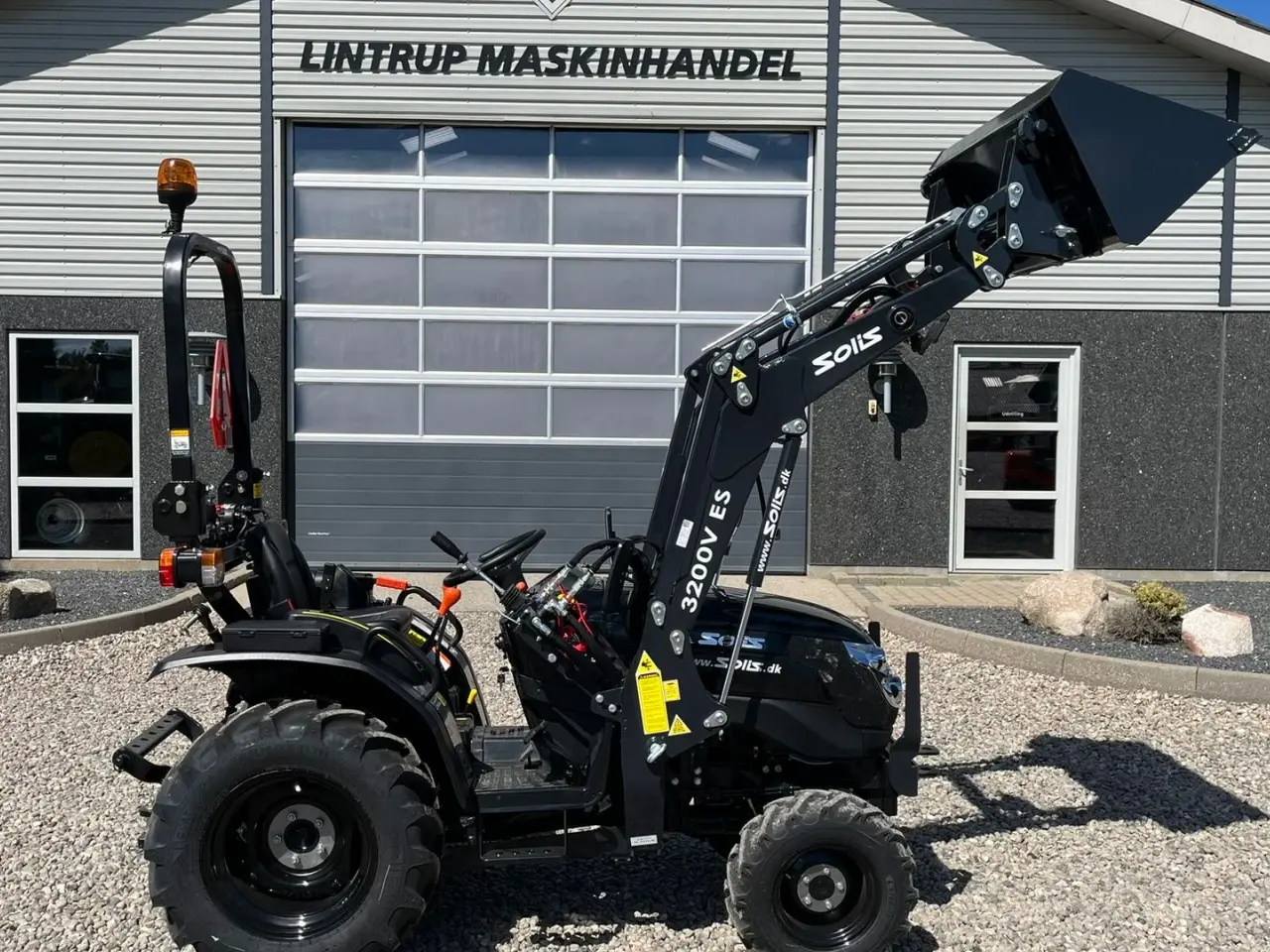 Billede 10 - Solis S26 6+2 gearmaskine Limited Edition i sort med brede hjul og Fuldhydraulisk frontlæsser