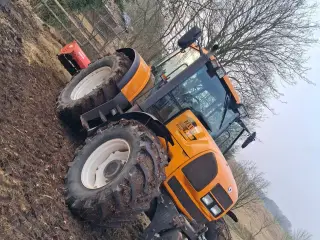 Renault traktor søges