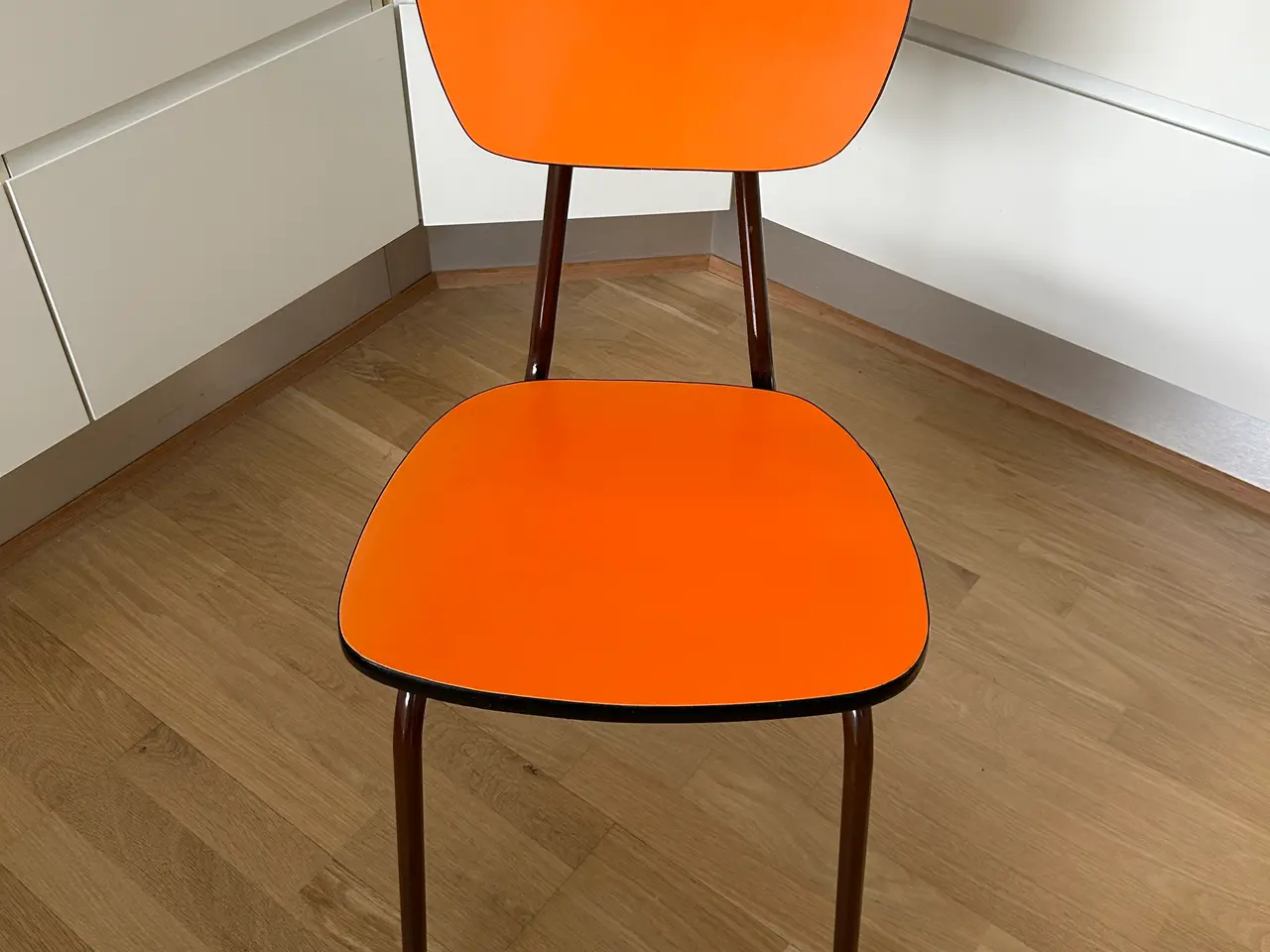 Billede 1 - Vintage køkkenstol i orange