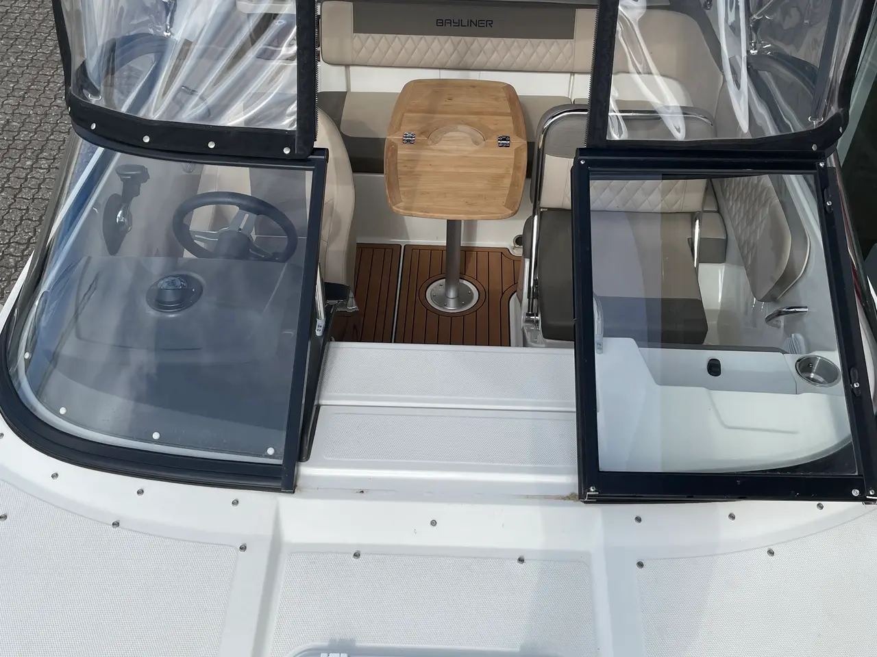 Billede 4 - VR5 Cuddy med F225 Mercury V6 og 2500 kg Brenderup trailer.