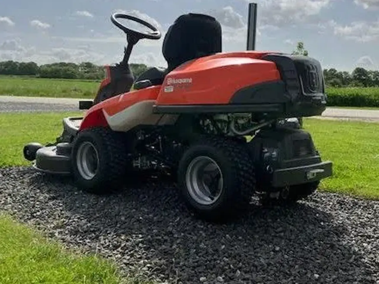 Billede 4 - Husqvarna R 216 T AWD med 103 cm klipper Tilbud