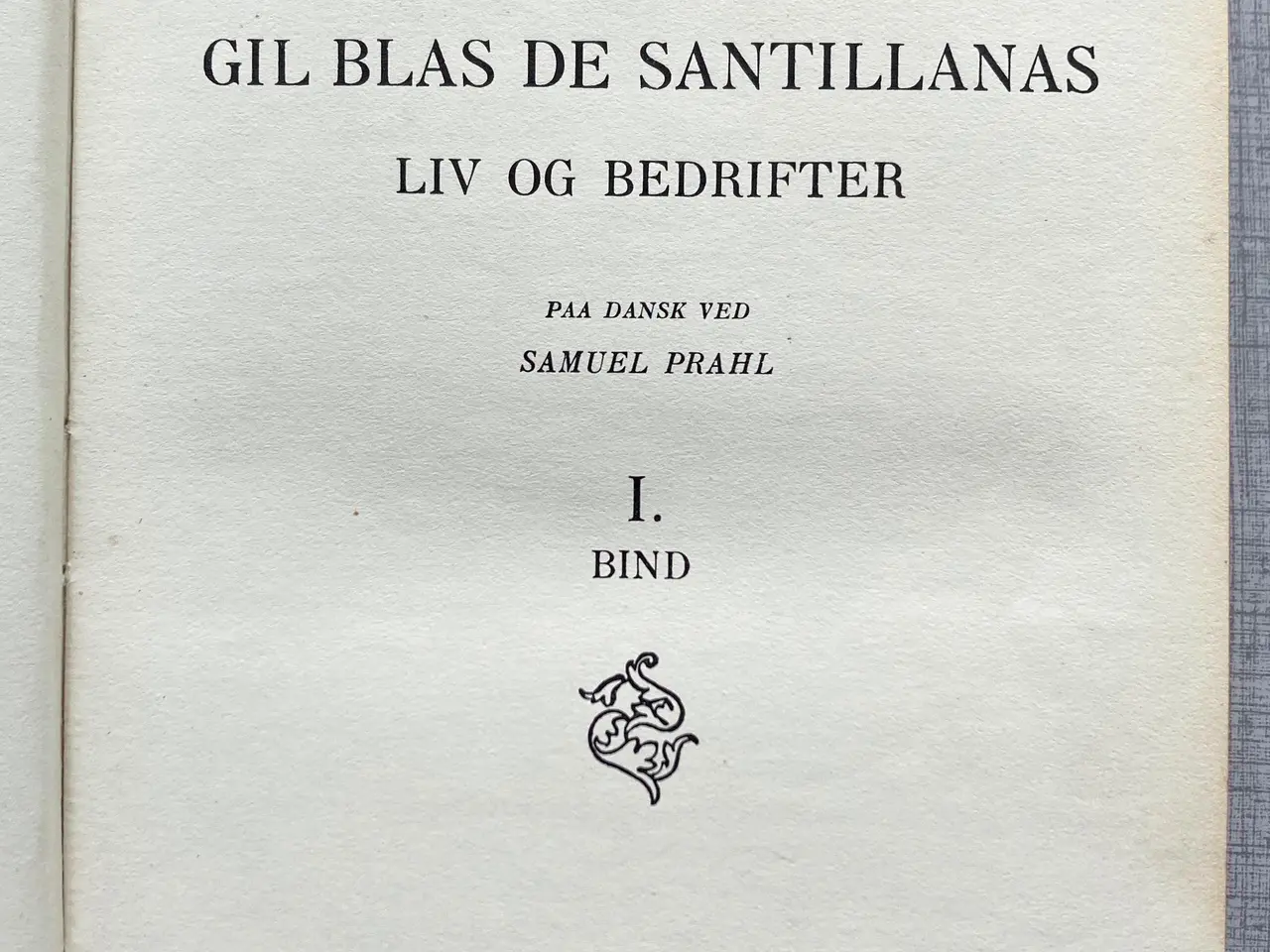 Billede 3 - Fornøjelig Lesage-roman til vinterhyggen