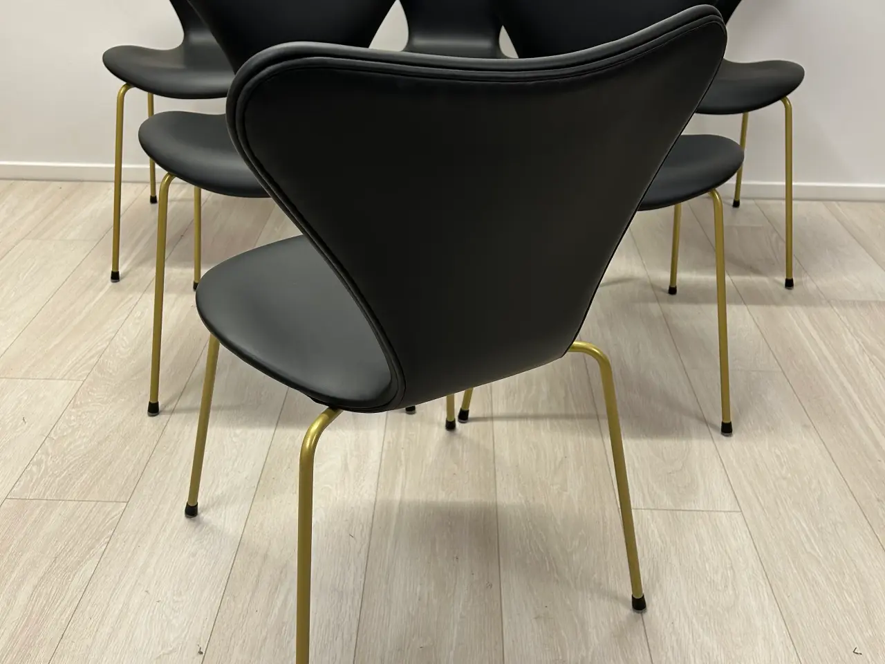 Billede 7 - FH 3107 Nypolstrede Syverstole af Arne Jacobsen