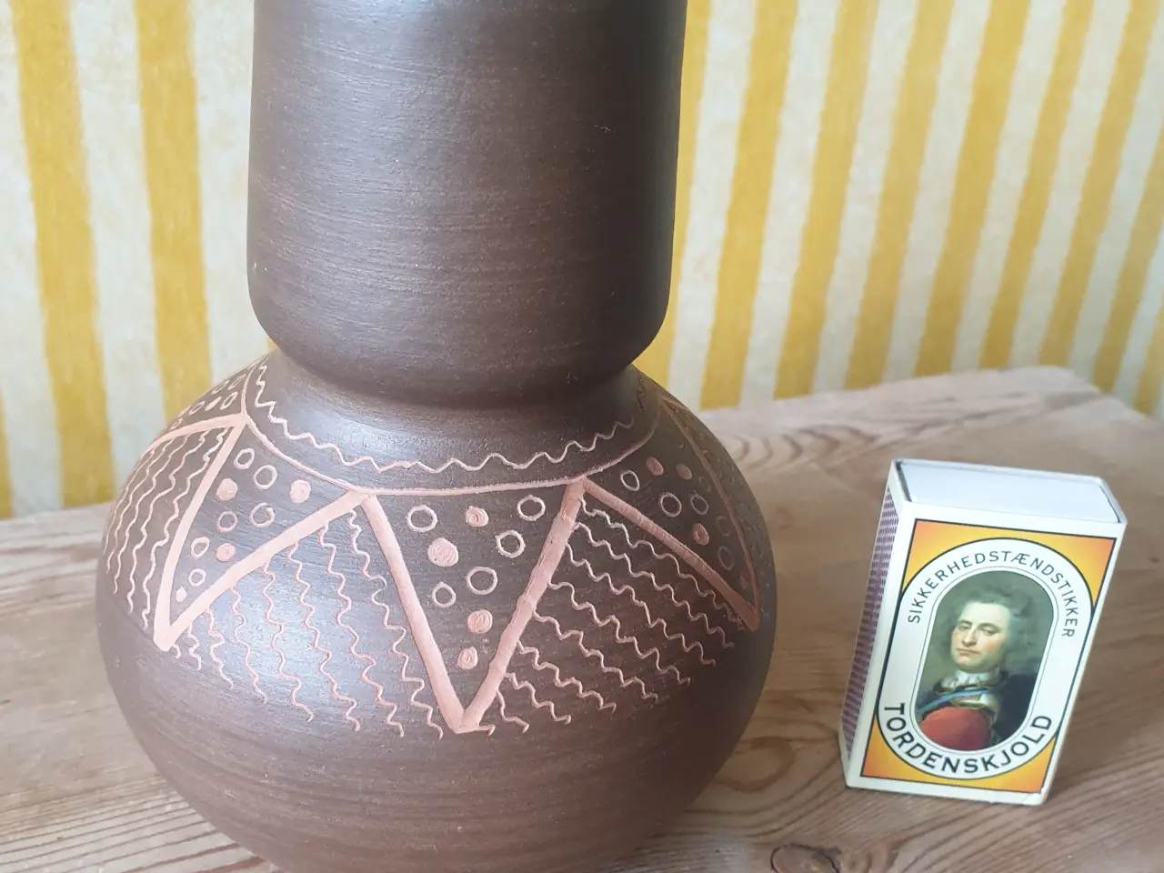 Billede 5 - Lille vase med flot mønster. Vicente Holz