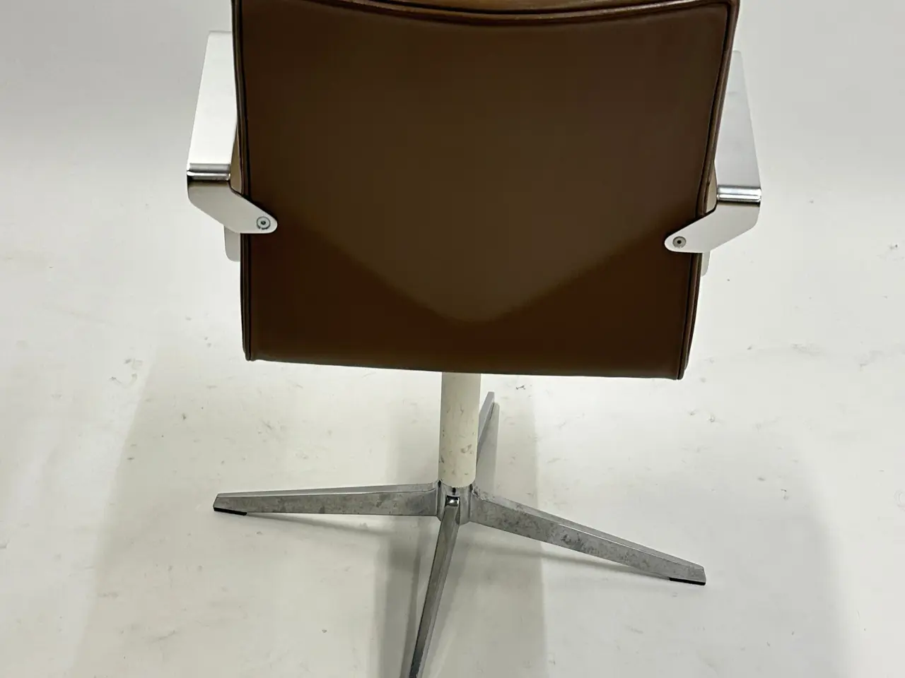 Billede 5 - Four Design 4-Cast XL Stol – Mørkebrun med Krom Stel m. Armlæn