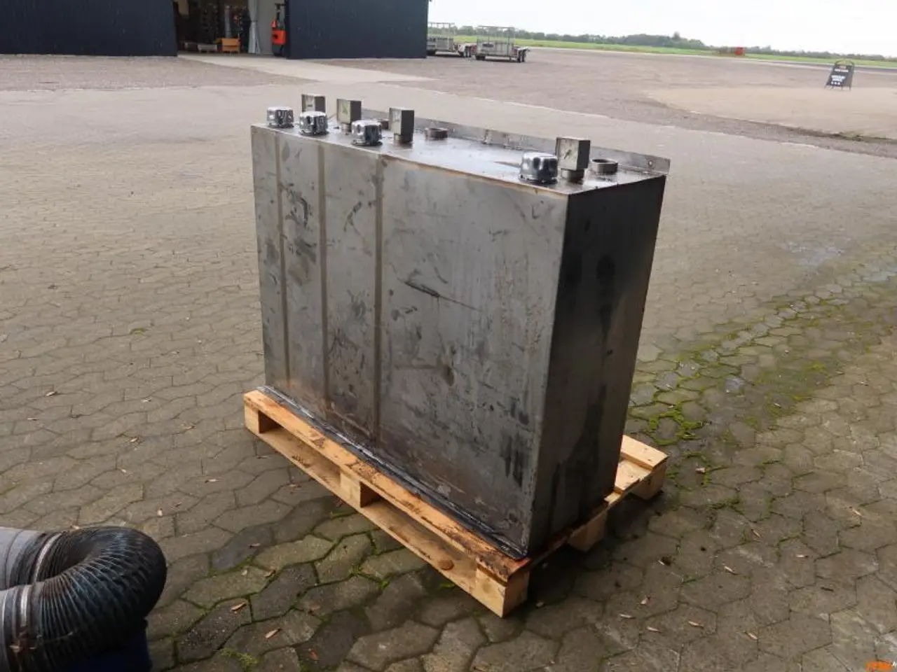 Billede 1 - OLIETANK.