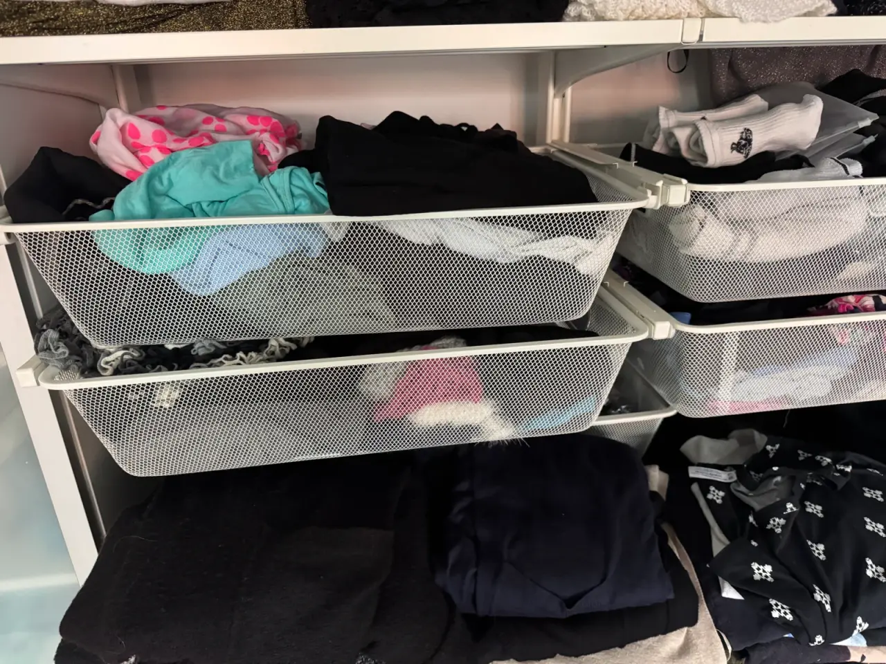Billede 2 - Garderobe væg
