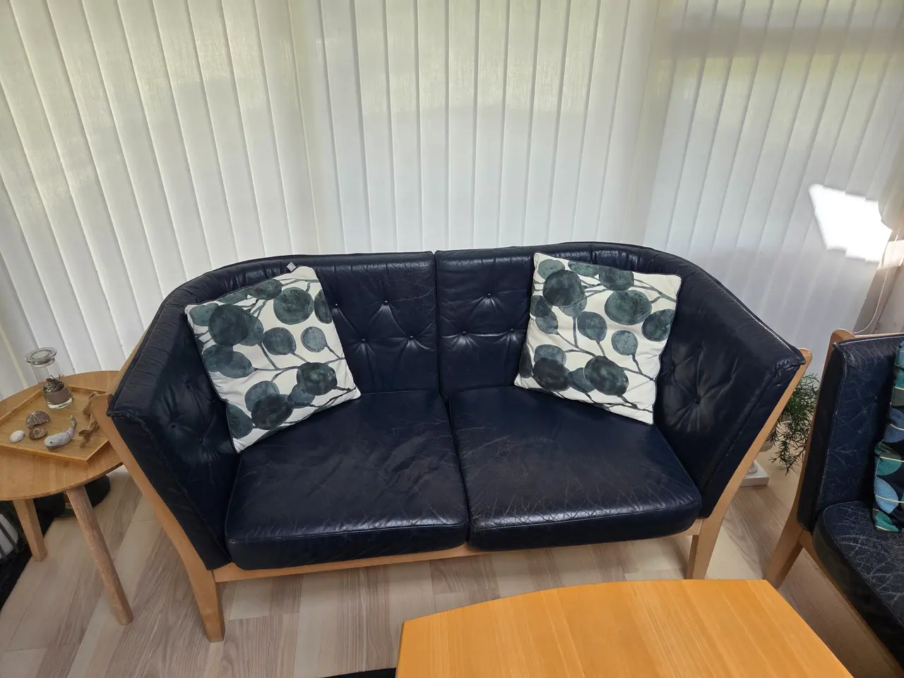 Billede 1 - Stouby Maria 3+2 sofa i mørkeblåt ægte læder.