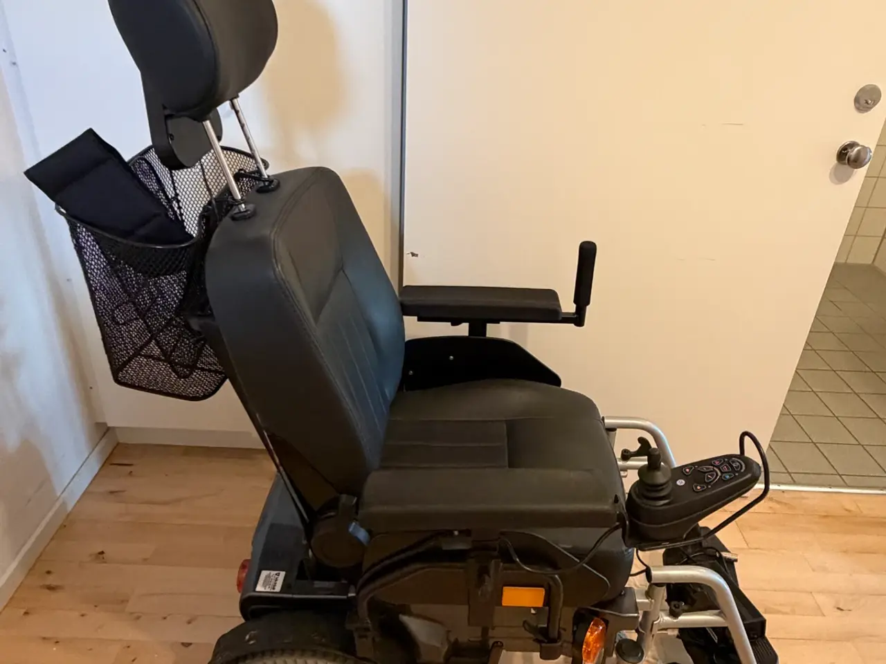 Billede 1 - Varsø elektrisk kørestol