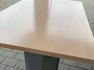 Skrivebord til børneværelse
