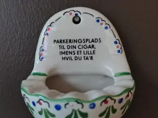 Sjov Aksini askebæger til væg
