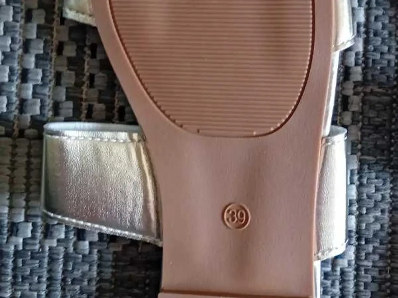 Billede 2 - Ny sandaler str 39