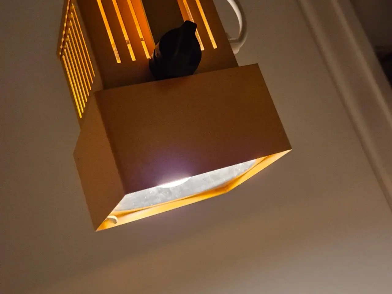 Billede 11 - Fine gule Finnerup-spot som fleksible pendler