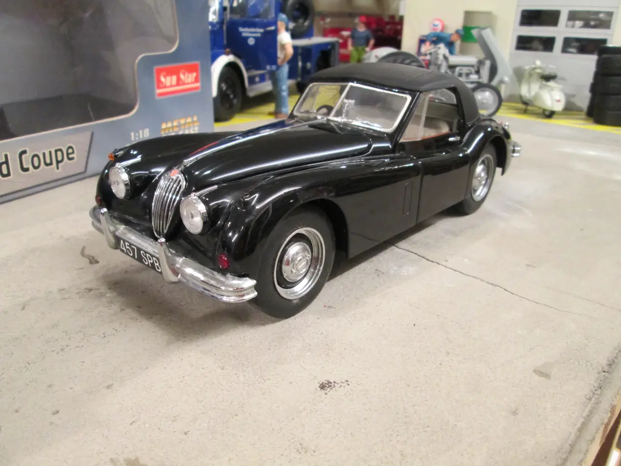 Billede 1 - Jaguar XK 140 Drophead Coupe   Sun-star  1:18