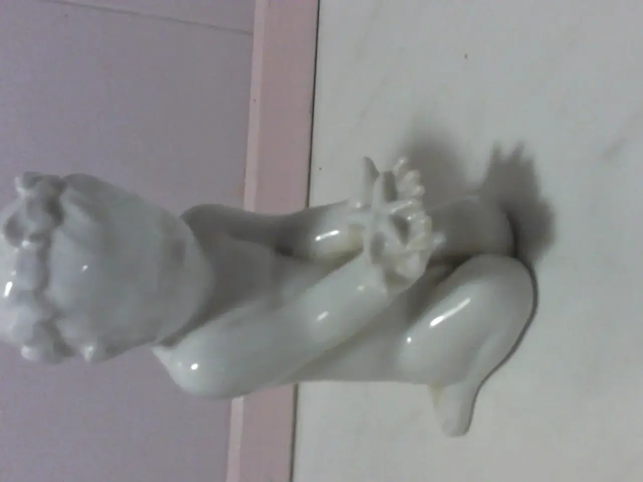 Billede 1 - Hvid drengefigur B&G