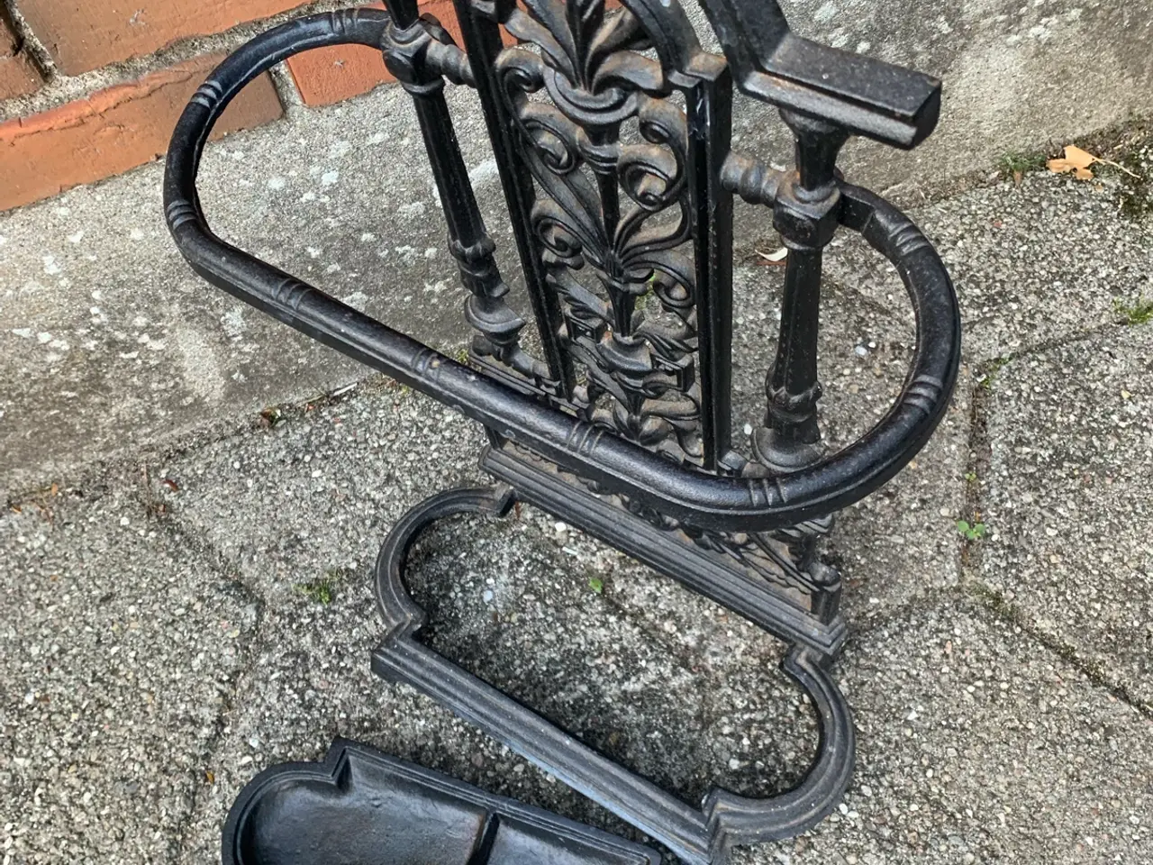 Billede 4 - Paraply holder, gammel, og af støbejern