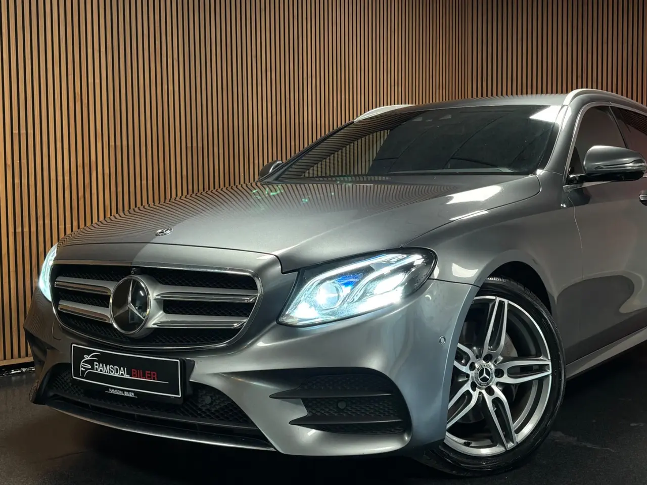Billede 2 - Mercedes E220 d 2,0 AMG Line stc. aut. Van