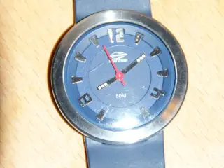 Dameur mrk. Technos med påskrift Mormaii