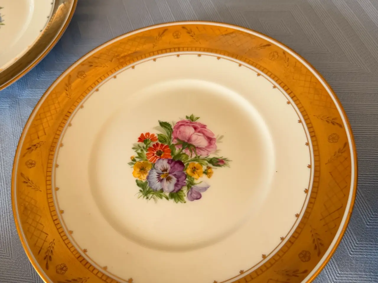 Billede 5 - Royal Copenhagen guldkurv med blomster