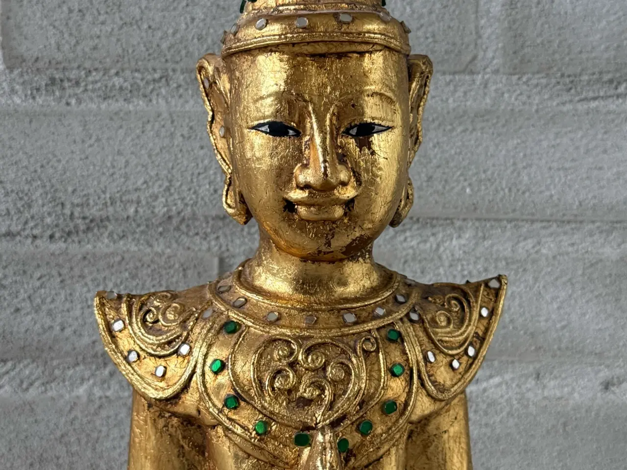 Billede 2 - Smuk 56 cm guld Buddha i massivt træ.