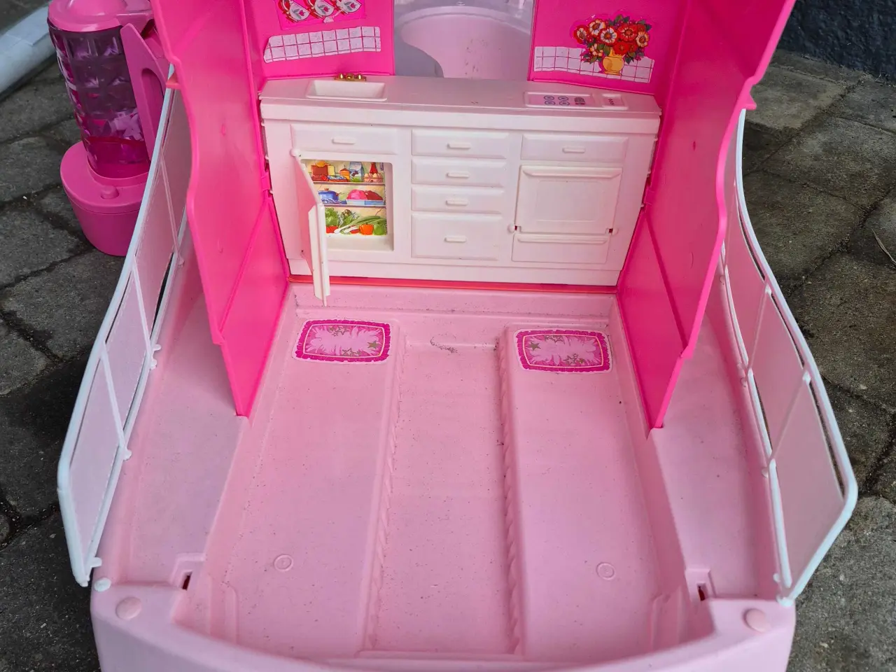 Billede 3 - Barbie båd med fejl og mangler