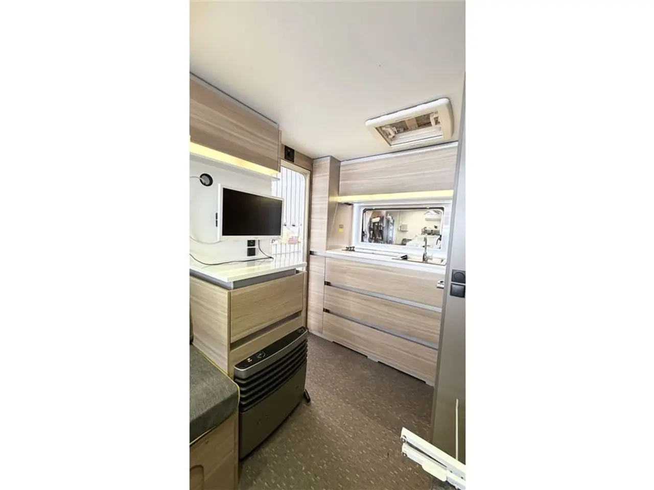 Billede 9 - 2015 - Adria Altea 362 4four XH   Enkeltsenge-Lamel-Køje-Mover-Telt
