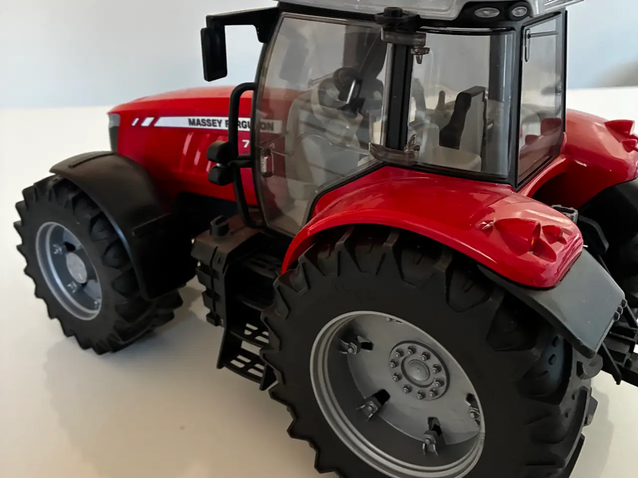 Billede 1 - Bruder traktor rød Massey Ferguson legetøjstraktor