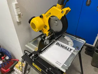 DeWalt 743. Kapgeringssav