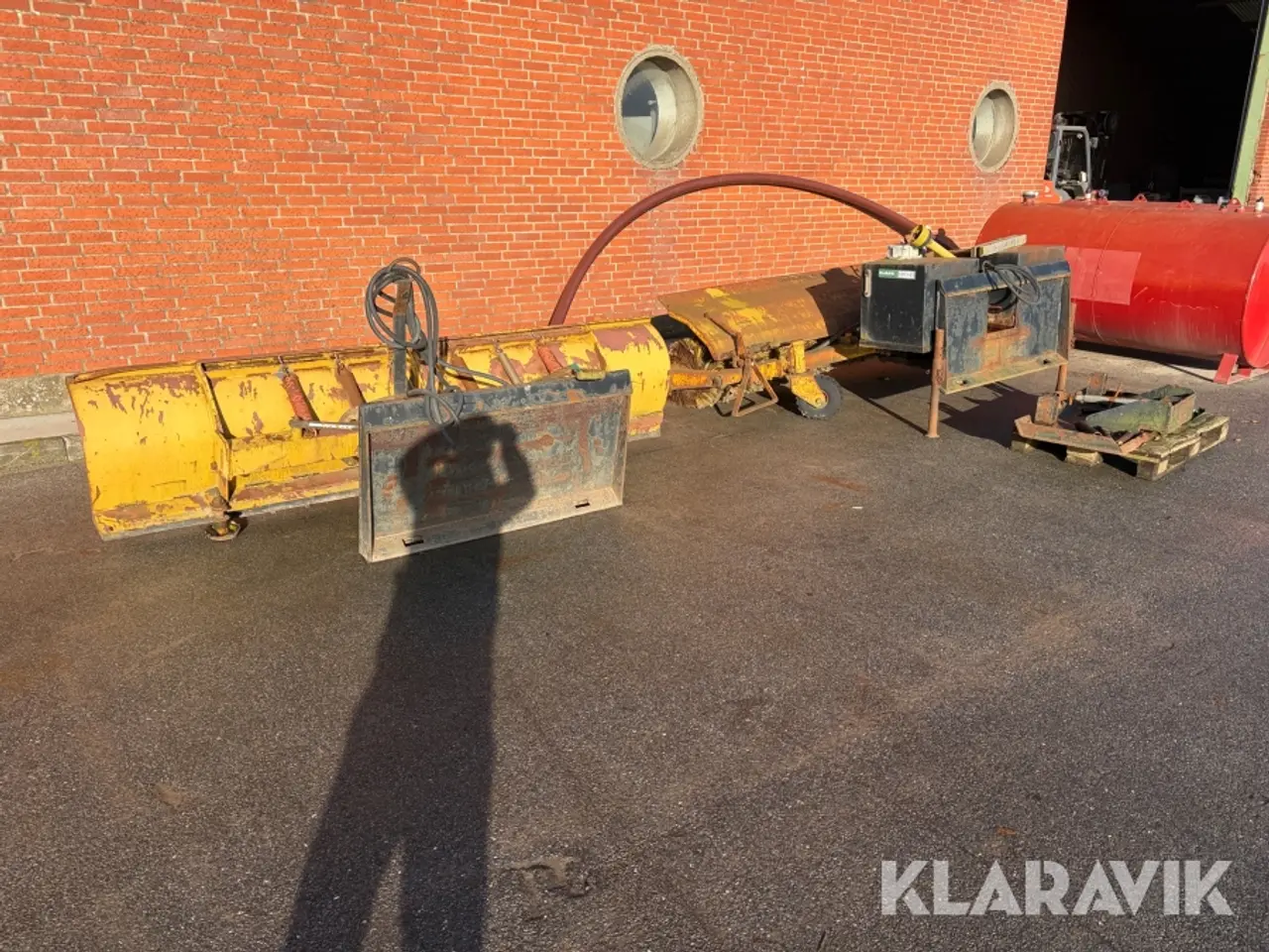 Billede 3 - Hydraulisk sneplov og kost Danline 3 meter 2 styk + beslag